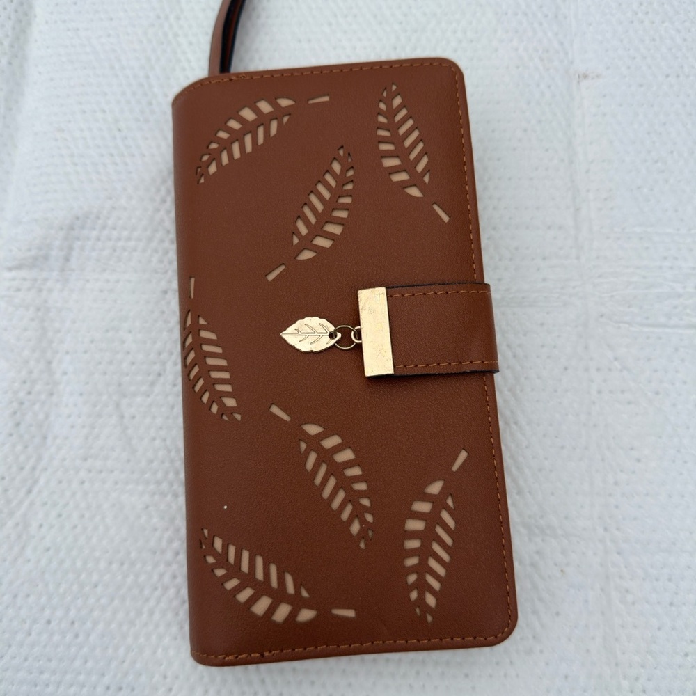 VAGABOND GOODS Vegan leather lightweight wallet. Cute cutouts.